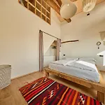 Daire Rustic Family Friendly House By Gardenjoy *