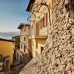 Rustic Family Friendly House By Gardenjoy * Brenzone sul Garda