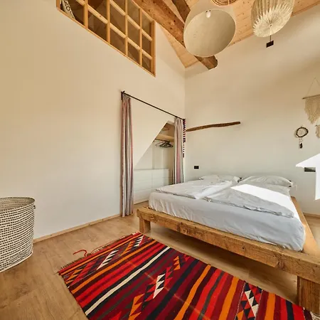 アパート Rustic Family Friendly House By Gardenjoy *