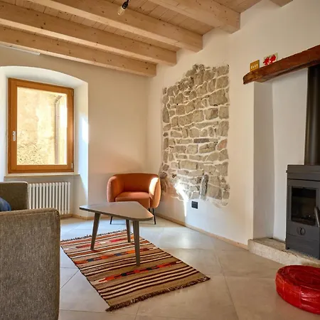 Rustic Family Friendly House Brenzone sul Garda