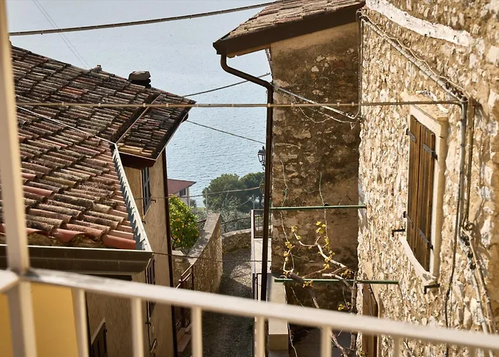 Rustic Family Friendly House By Gardenjoy * Brenzone sul Garda